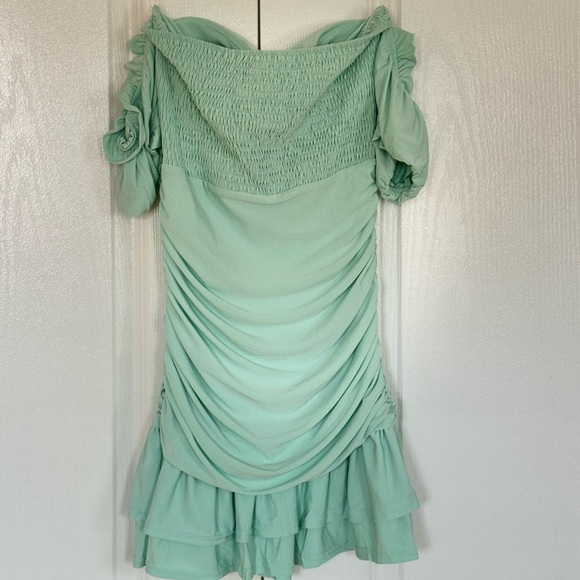 Sage coloured ruffled dress - Picture 2 of 2